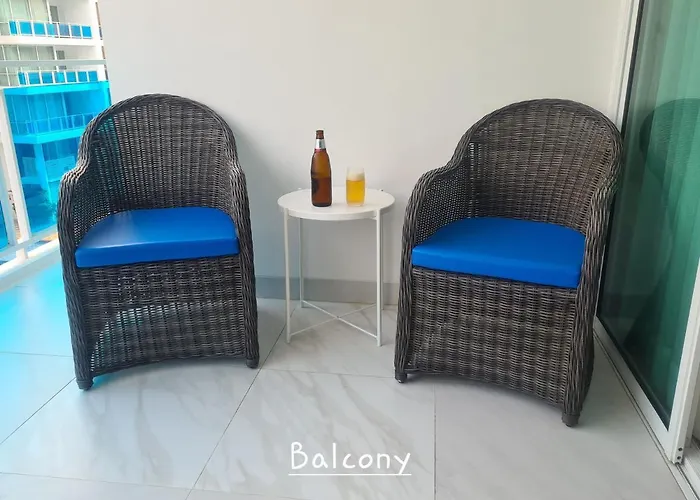 Light, Airy, Pool Views 2 Bed 2 Bath, Free Wifi, Elect